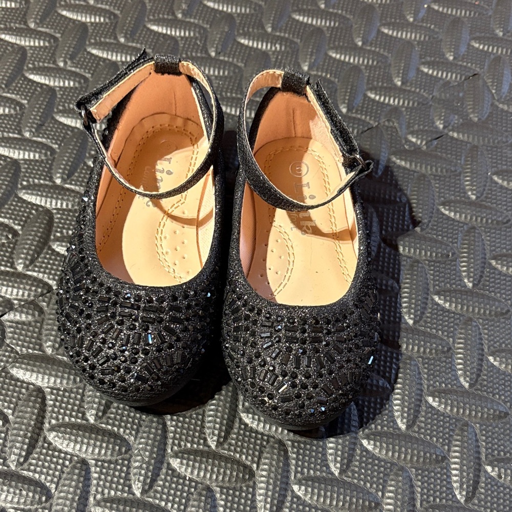 Cat & Jack Black Glitter Dress Shoes